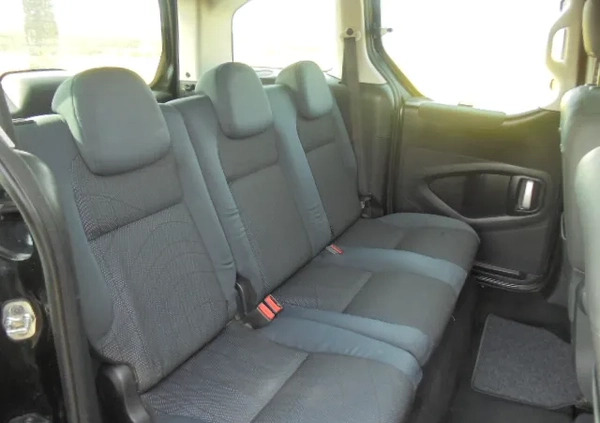 Peugeot Partner cena 15800 przebieg: 235700, rok produkcji 2010 z Sieradz małe 154